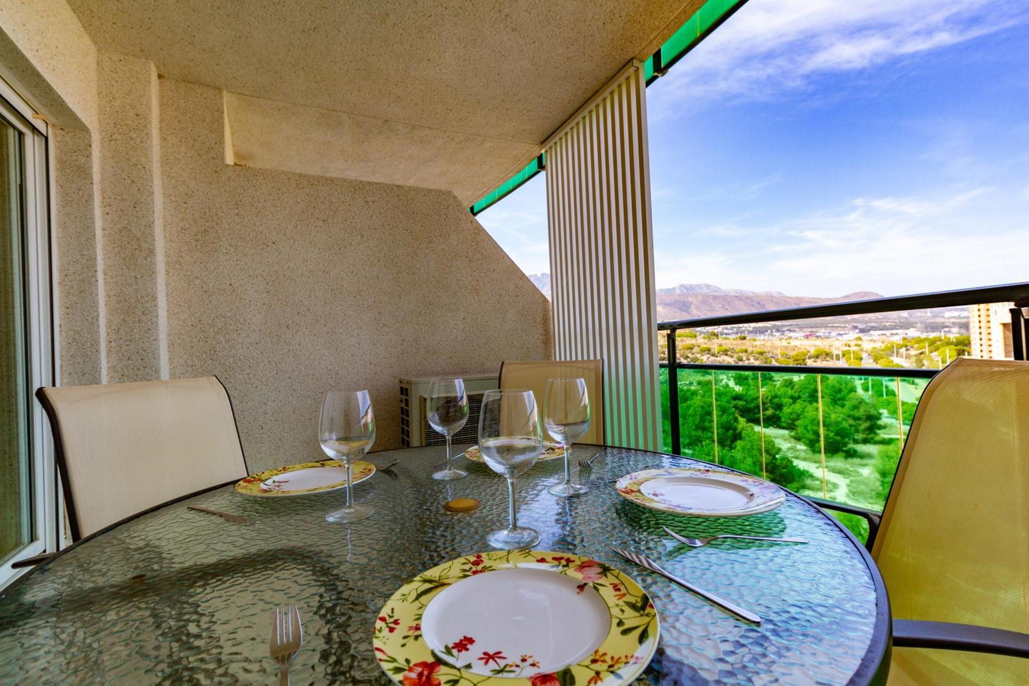 Apartment Vilapark With Pool, Free Parking, Terrace, Beach Benidorm Kültér fotó