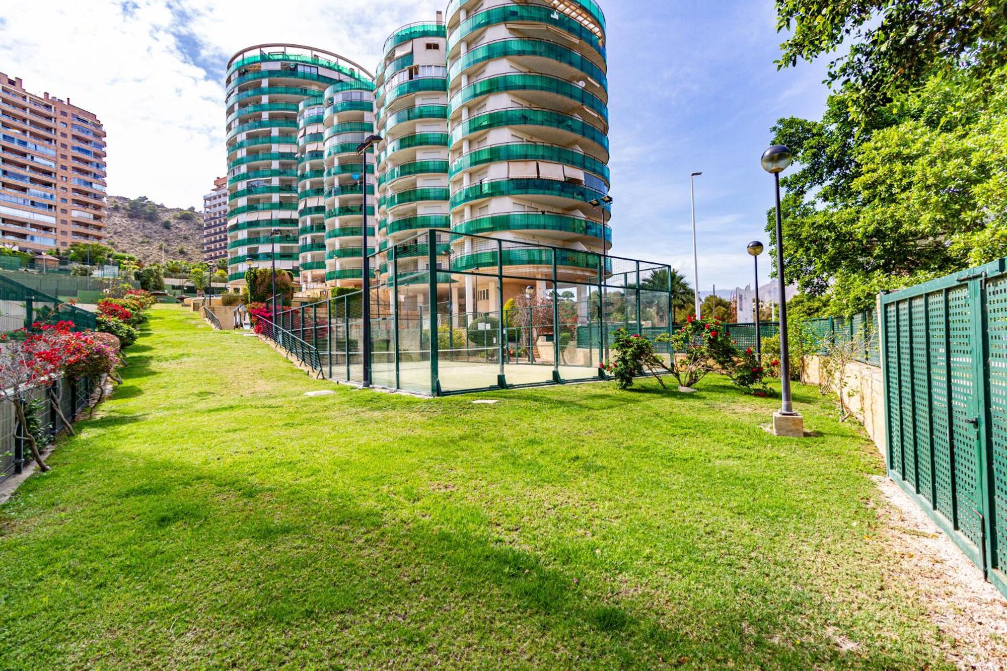 Apartment Vilapark With Pool, Free Parking, Terrace, Beach Benidorm Kültér fotó